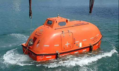 SOLAS requirements for totally enclosed lifeboats